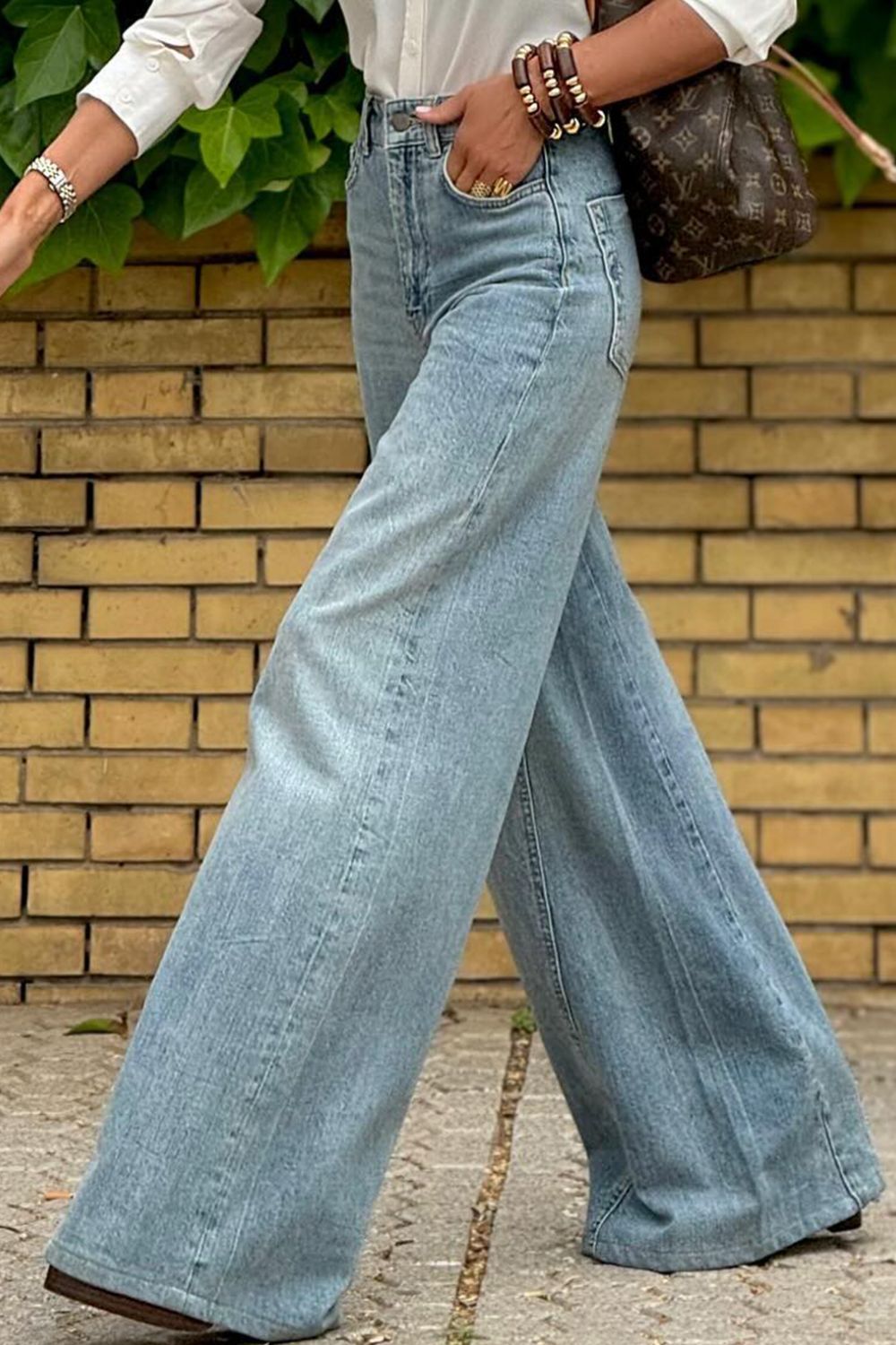 NEWYORKLISTED STYLE COLLECTION: Wide Leg Jeans with Pockets - NEWYORKLISTED