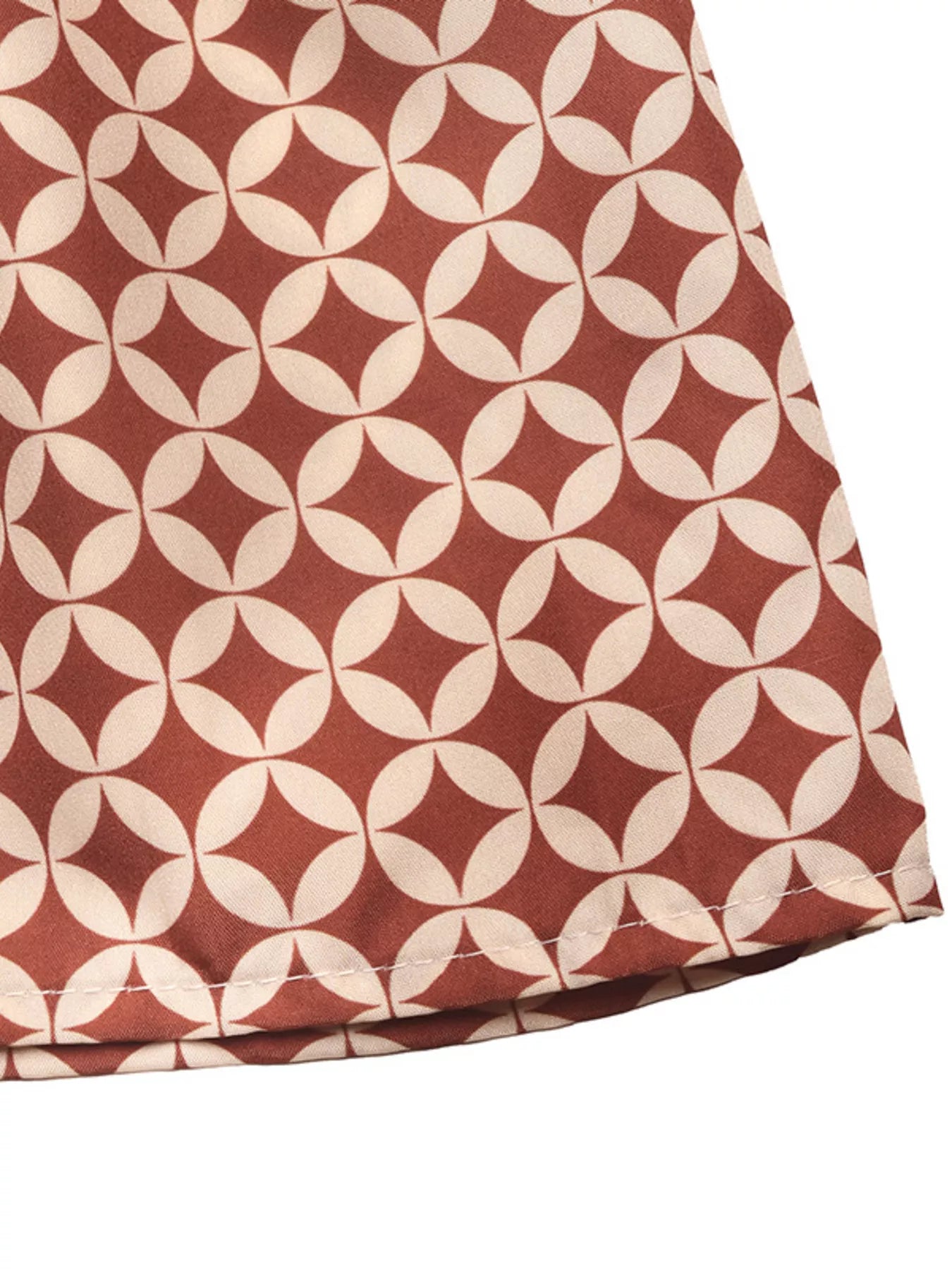 NEWYORKLISTED STYLE COLLECTION: Fabric with a geometric pattern on a white background