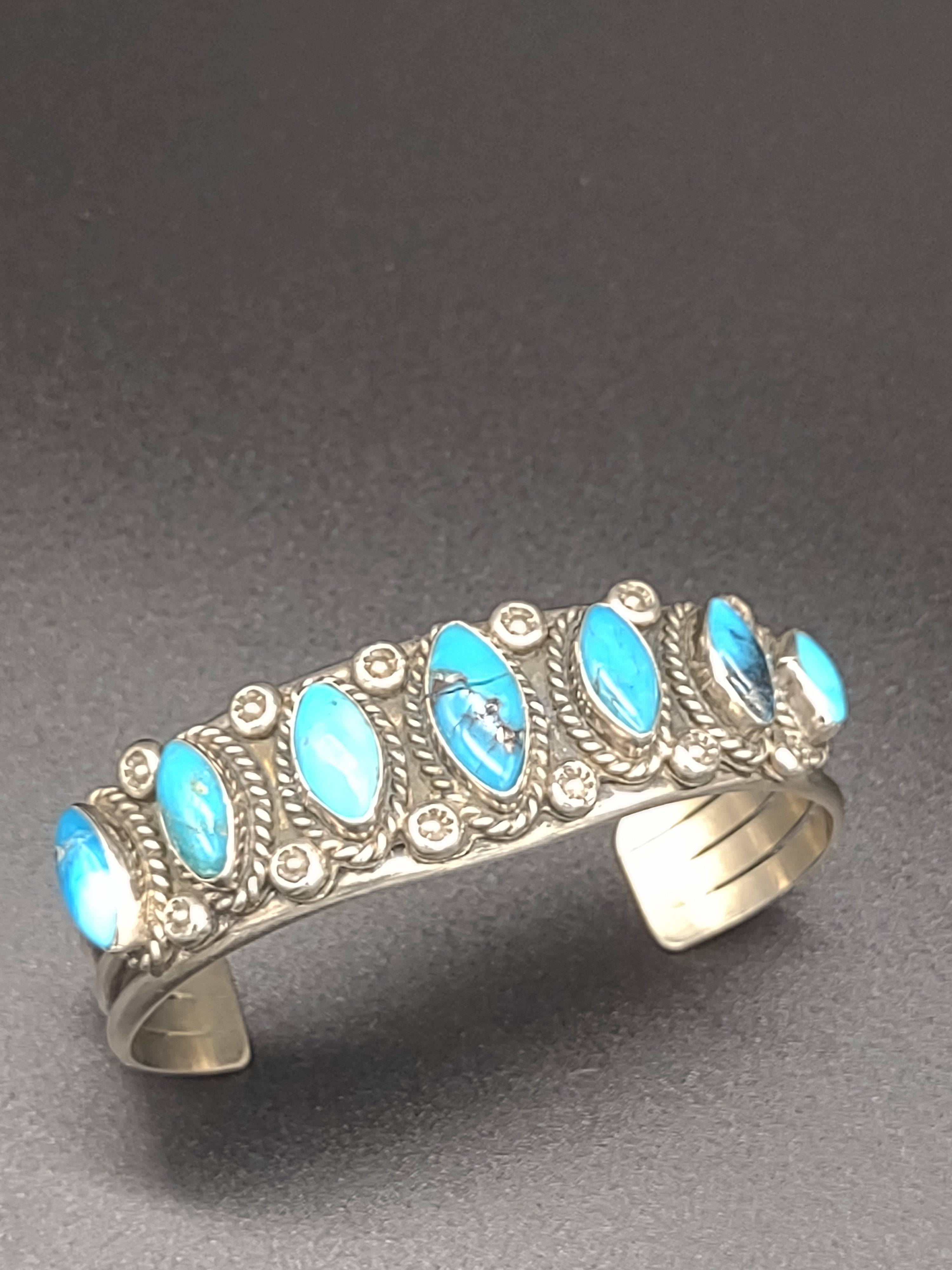 NEWYORKLISTED - Southwestern Style Turquoise Sterling Silver Cuff Bracelet - NEWYORKLISTED