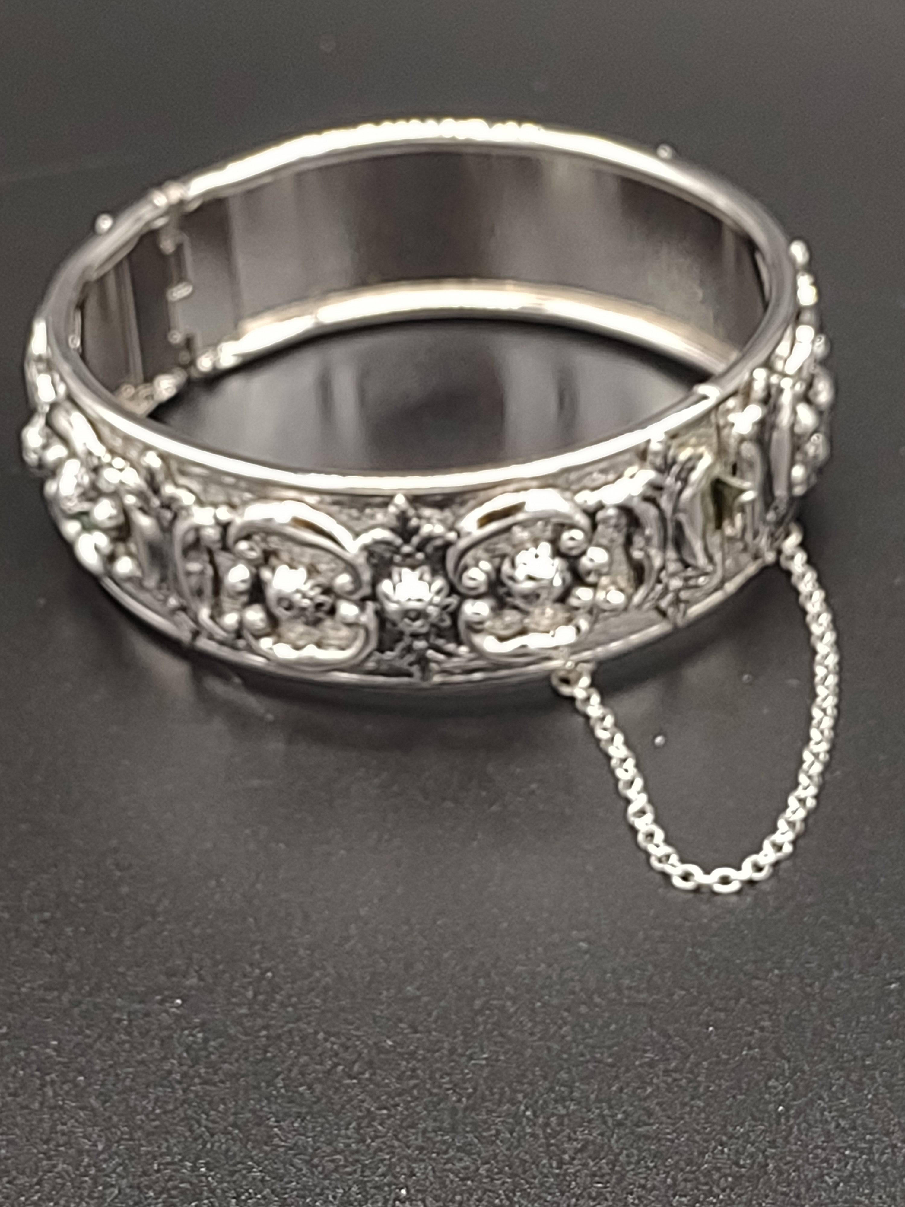 NEWYORKLISTED - Lovely Vintage Whiting & Davis Silver Tone Bracelet - NEWYORKLISTED