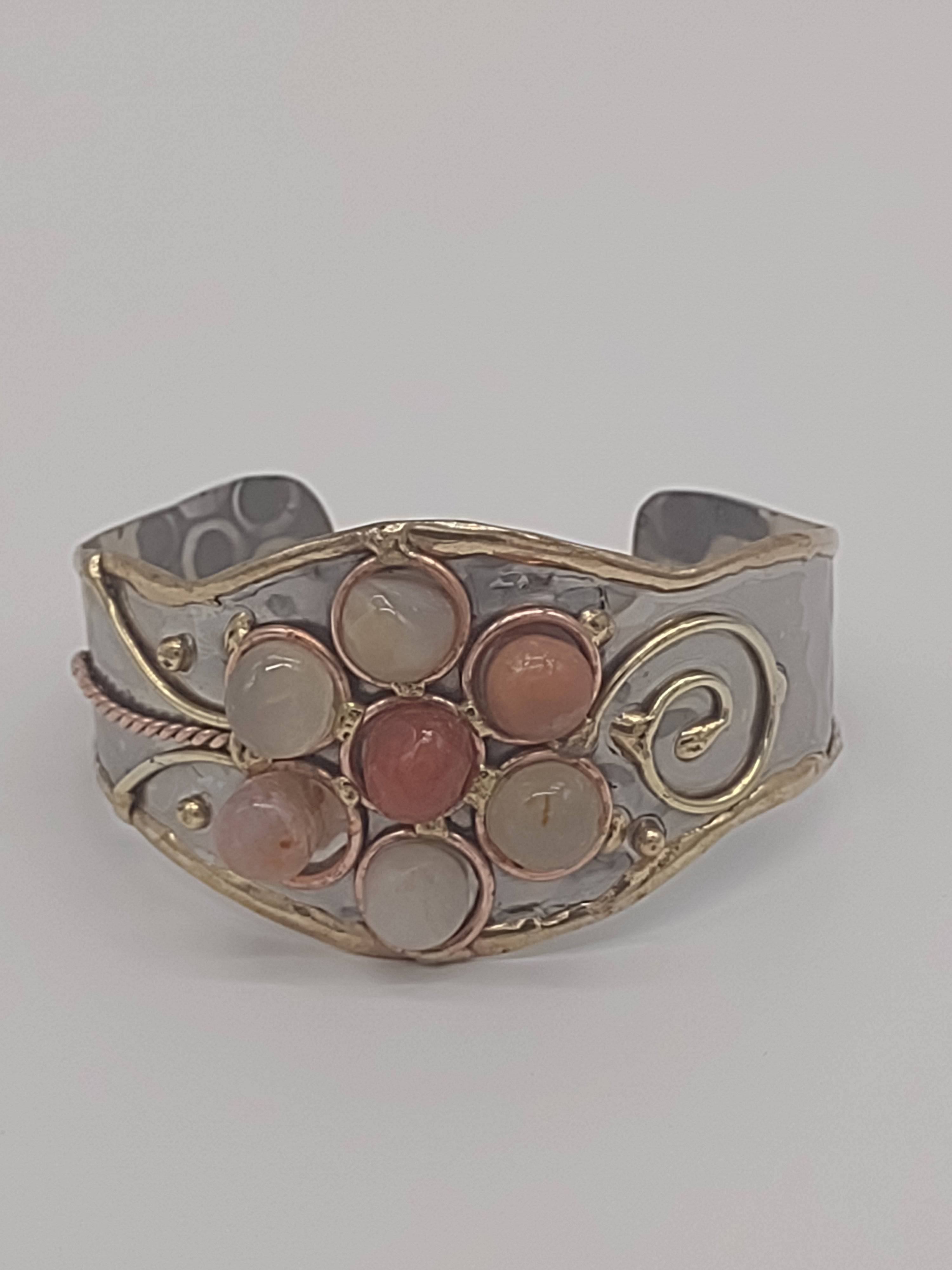 NEWYORKLISTED - Vintage Agate Flower Mixed Metal Cuff Bracelet - NEWYORKLISTED