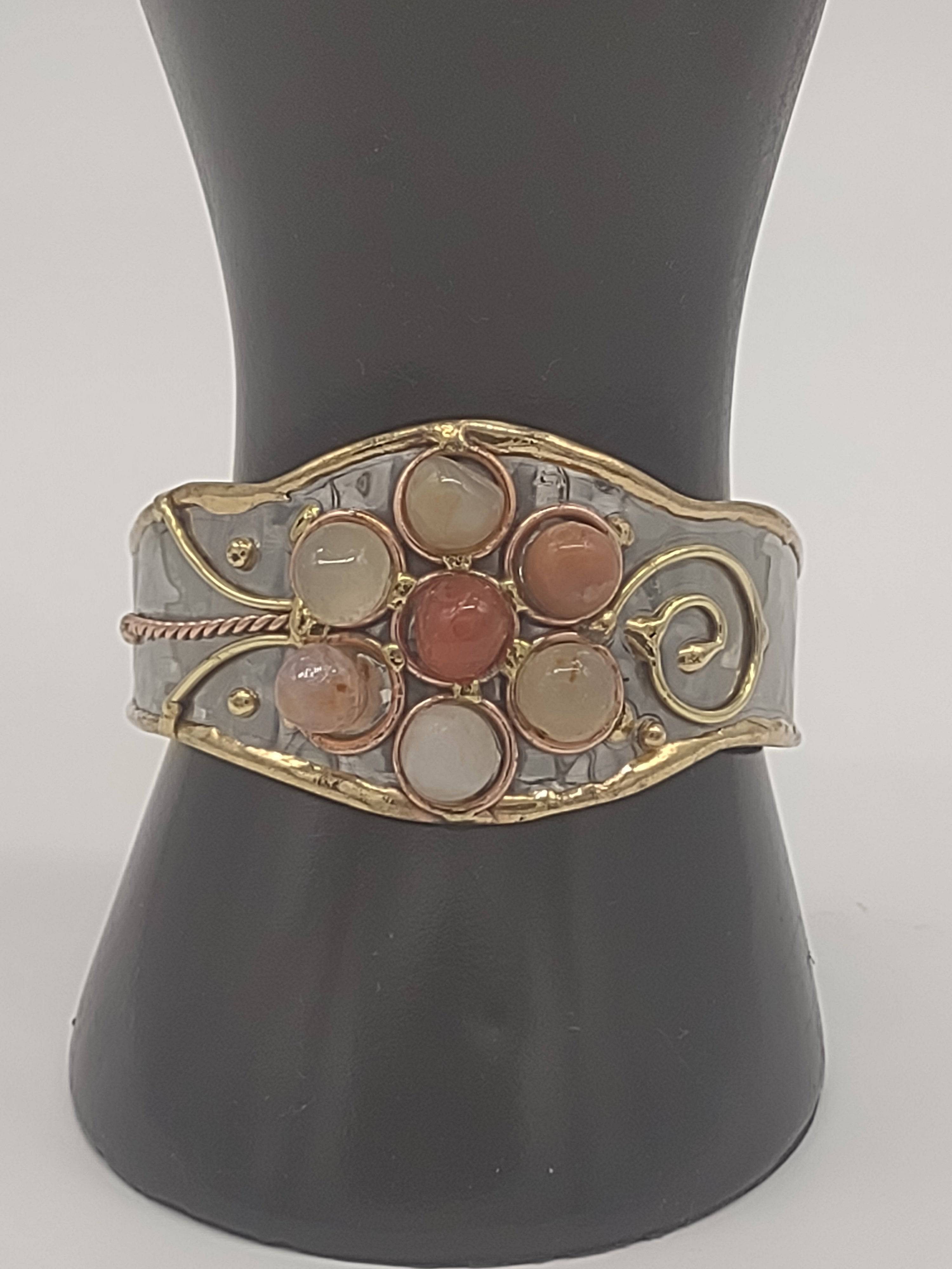NEWYORKLISTED - Vintage Agate Flower Mixed Metal Cuff Bracelet - NEWYORKLISTED
