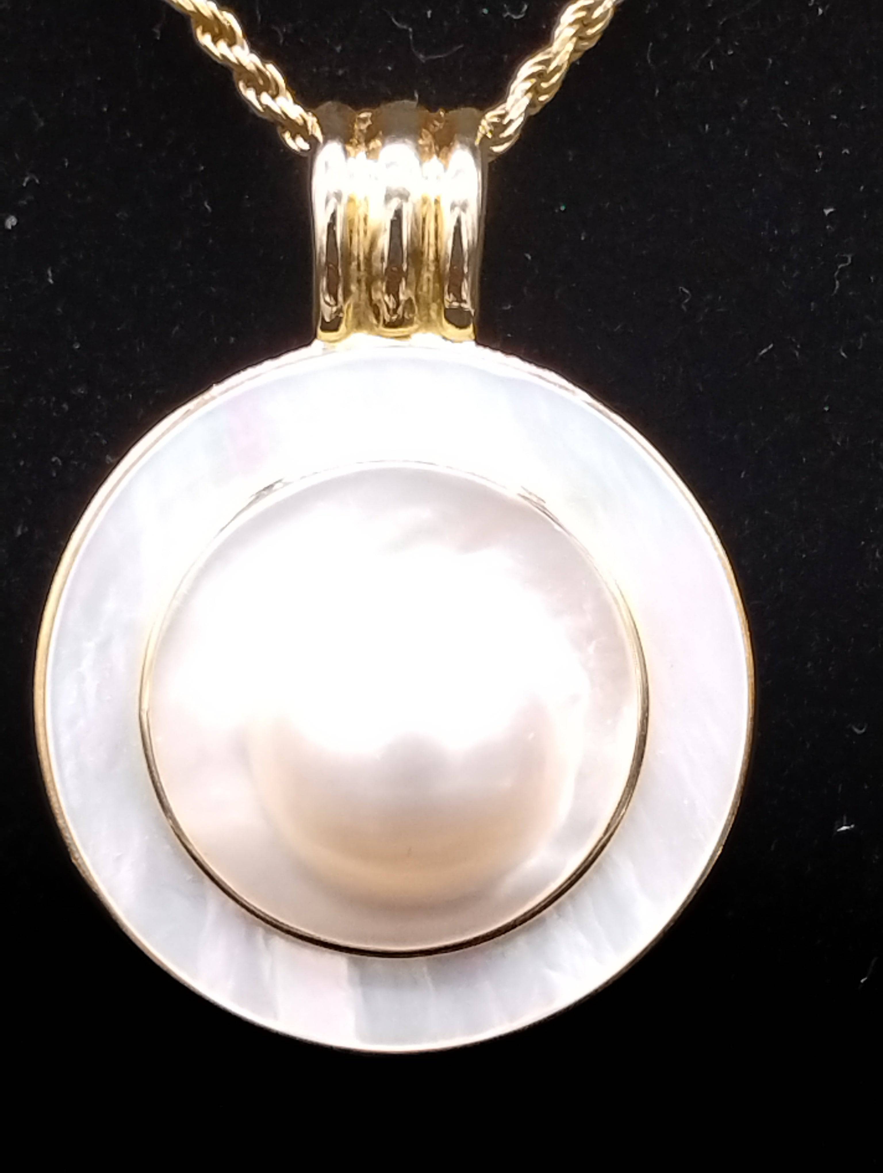 NEWYORKLISTED - Vintage Gorgeous Blister Pearl Necklace with 14K Details! - NEWYORKLISTED