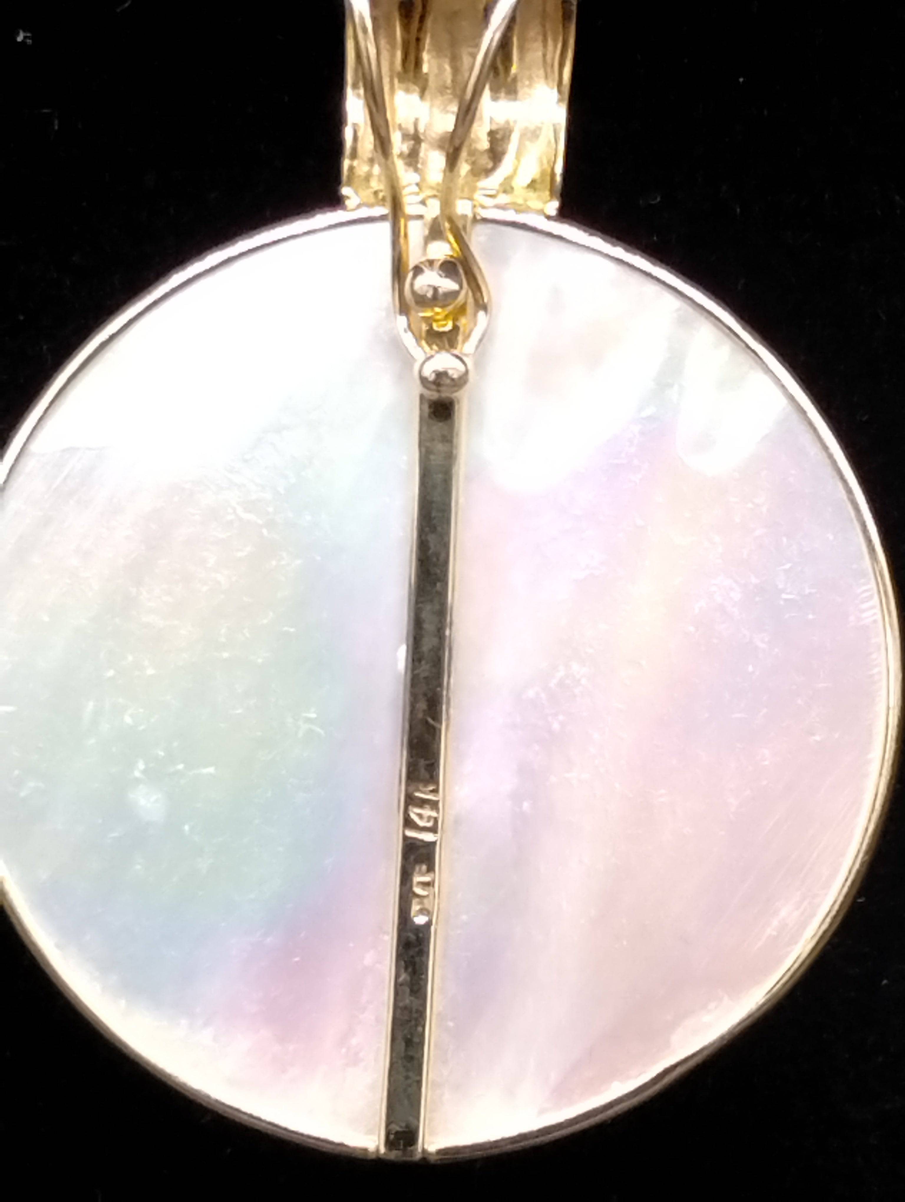 NEWYORKLISTED - Vintage Gorgeous Blister Pearl Necklace with 14K Details! - NEWYORKLISTED