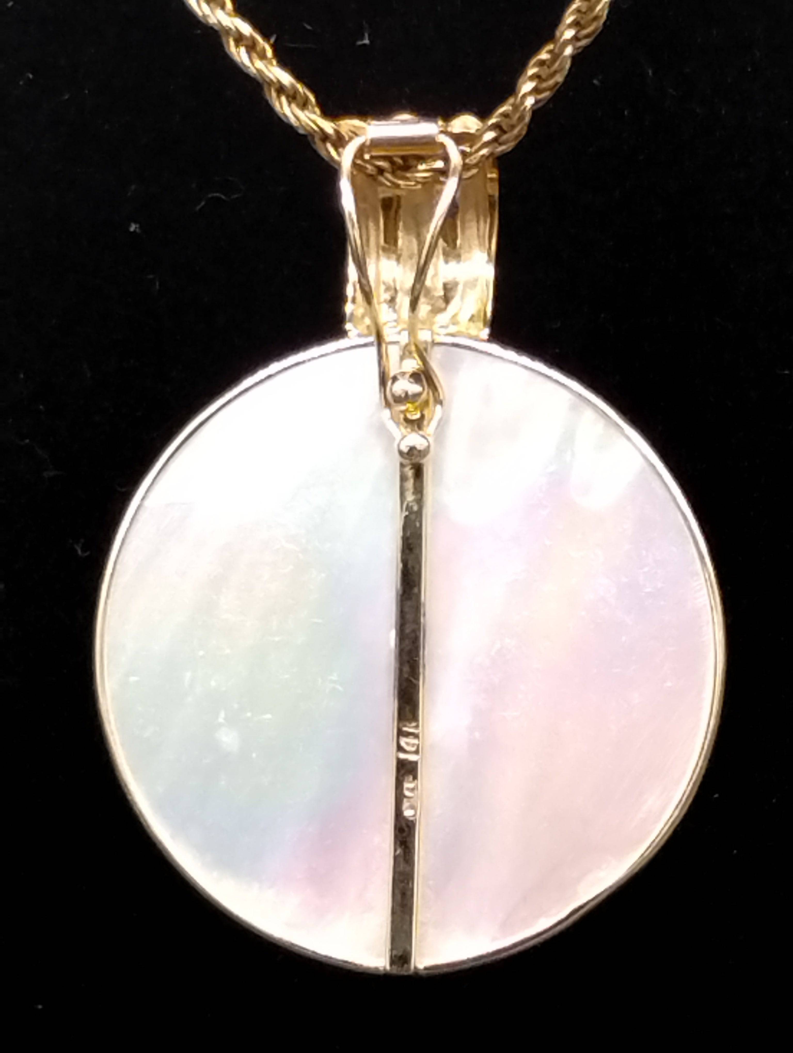 NEWYORKLISTED - Vintage Gorgeous Blister Pearl Necklace with 14K Details! - NEWYORKLISTED