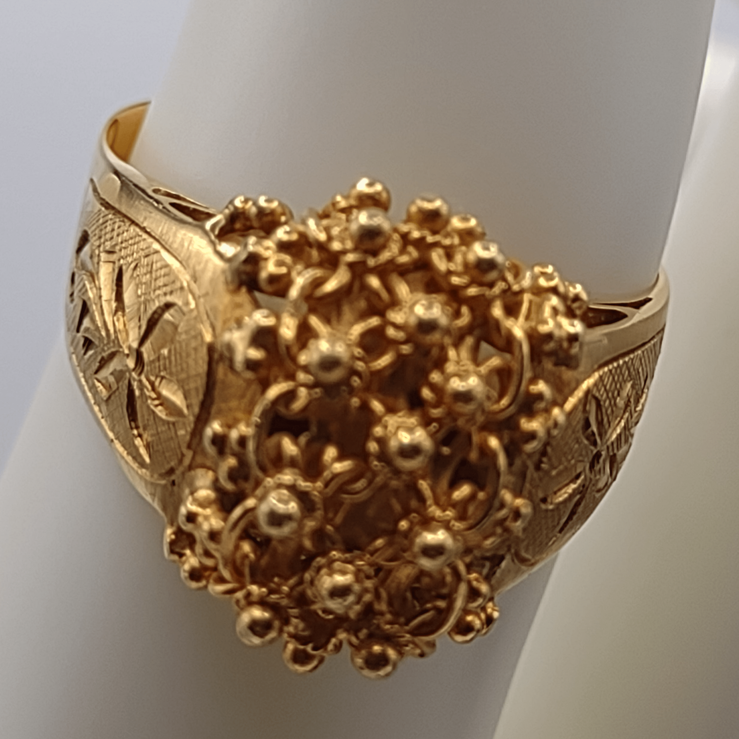 NEWYORKLISTED Vintage Jewelry Collection - Bollywood Bliss Gold Ring - NEWYORKLISTED