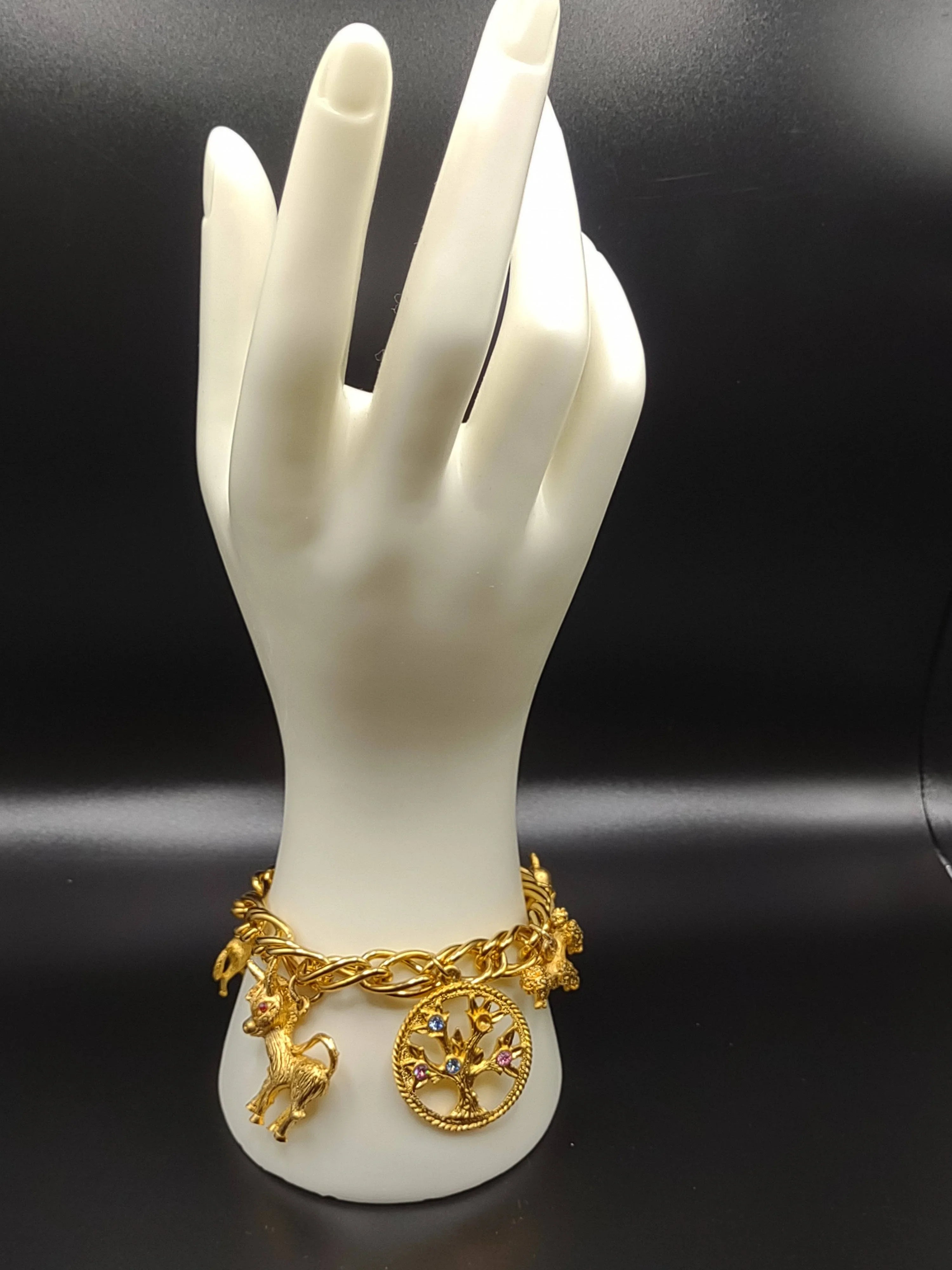 NEWYORKLISTED - Vintage Sarah Coventry Charm Barcelet - NEWYORKLISTED