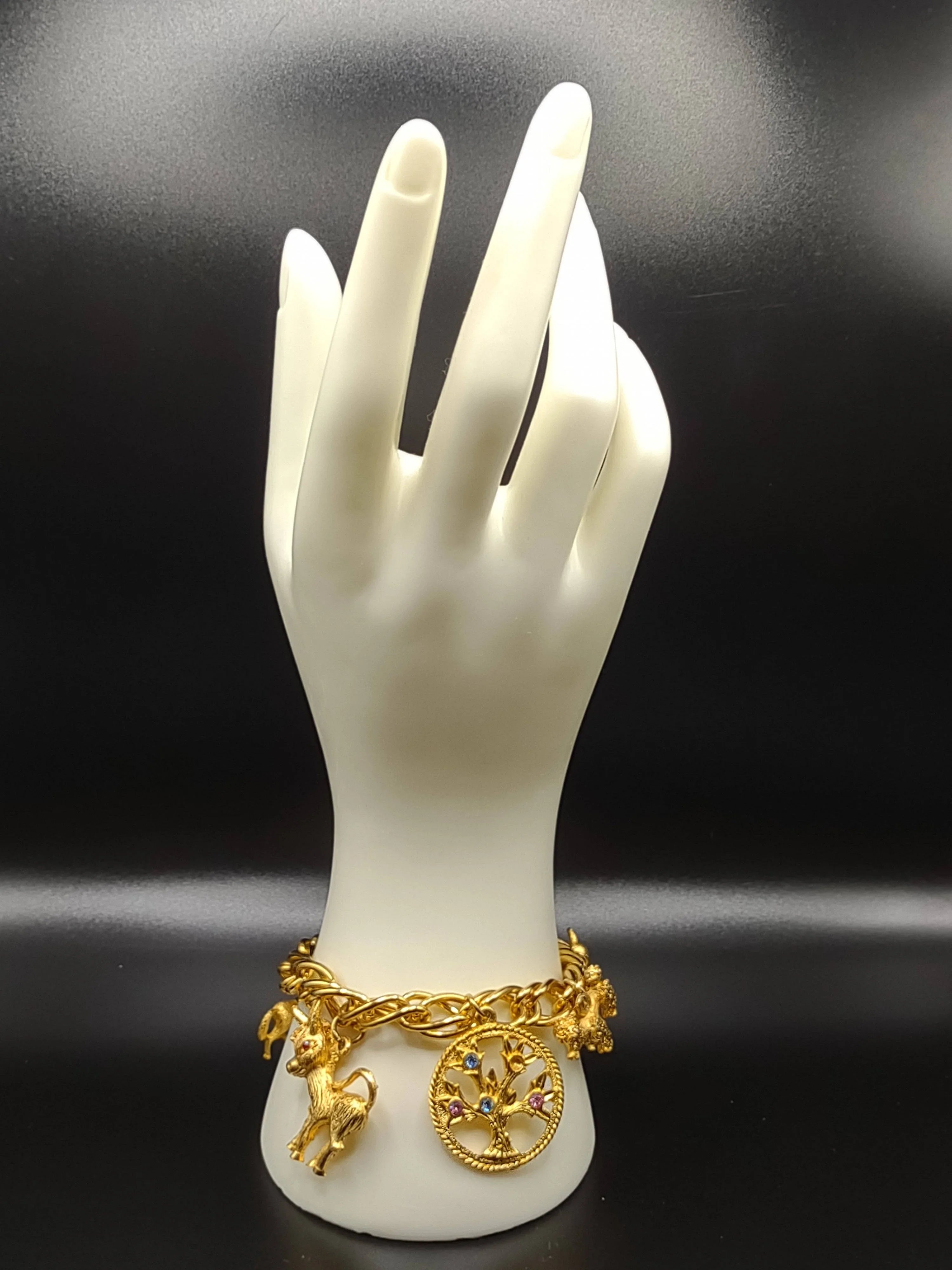 NEWYORKLISTED - Vintage Sarah Coventry Charm Barcelet - NEWYORKLISTED