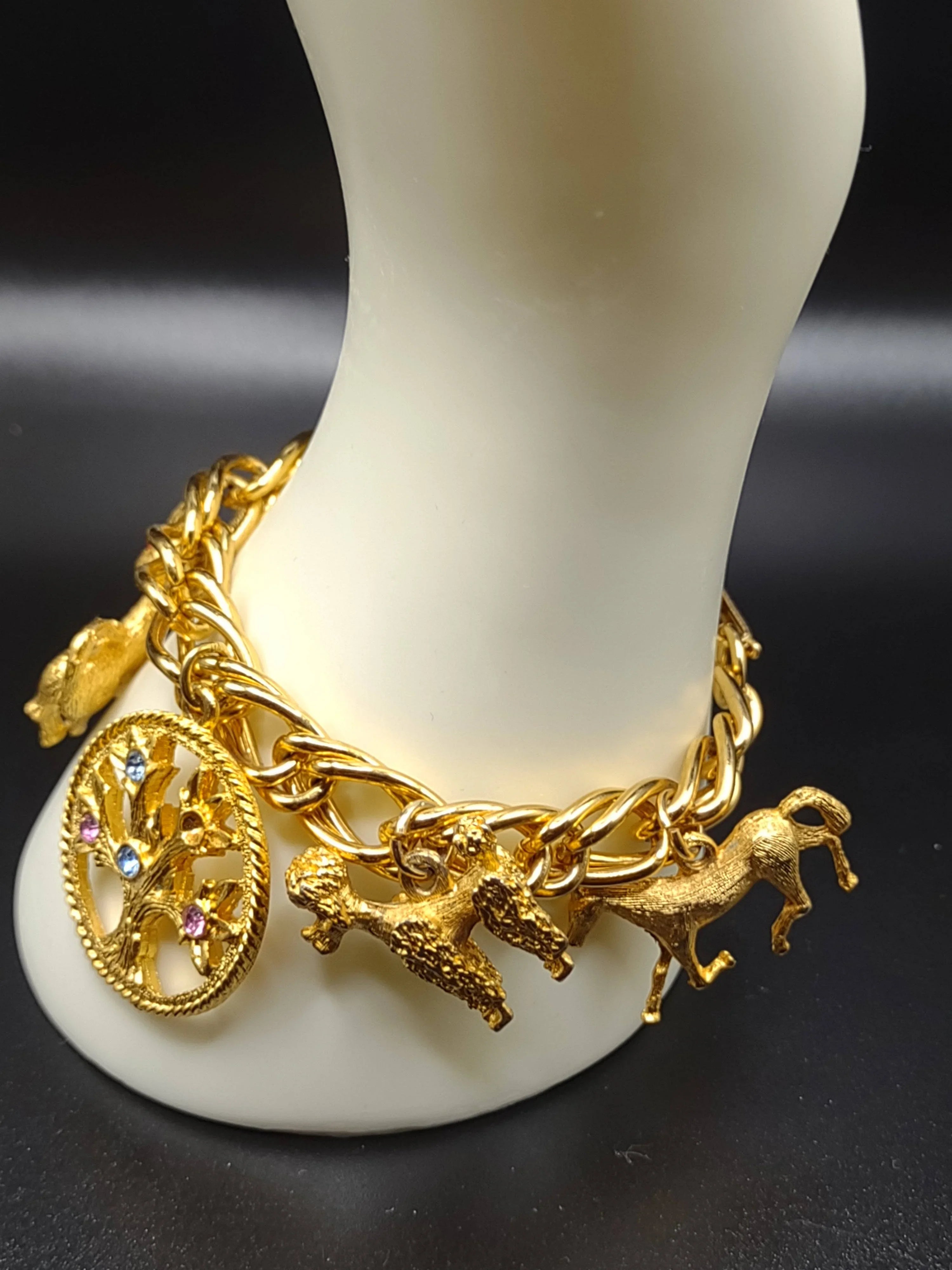 NEWYORKLISTED - Vintage Sarah Coventry Charm Barcelet - NEWYORKLISTED