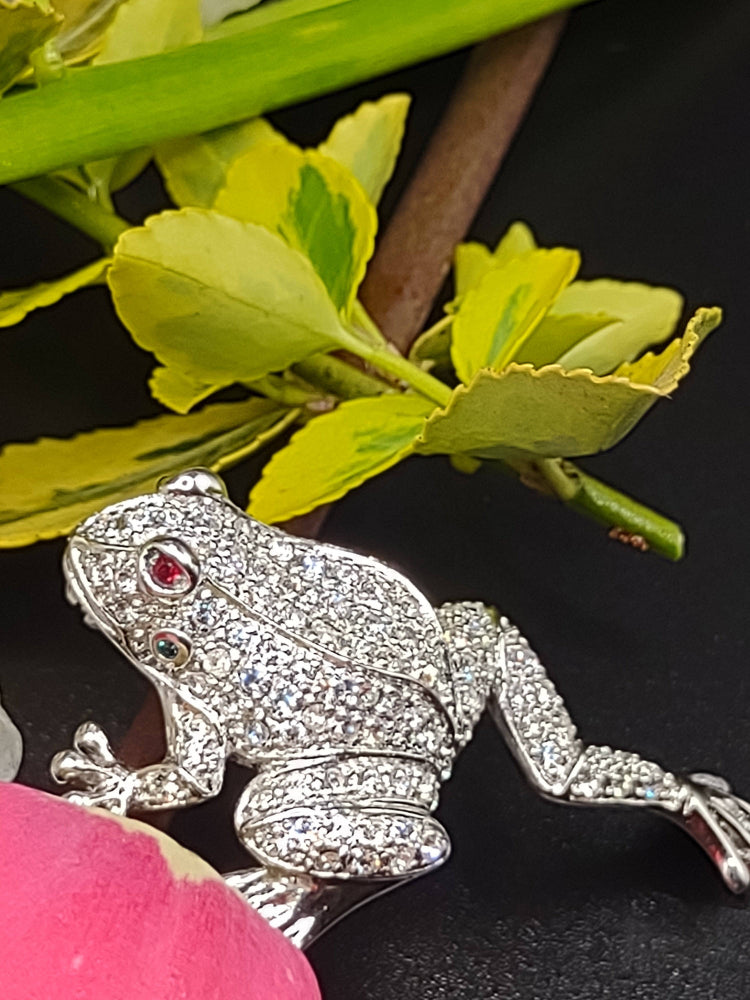 NEWYORKLISTED Vintage Jewelry - Sterling Silver Rhinestone Frog Brooch by Jenna Nicole - NEWYORKLISTED