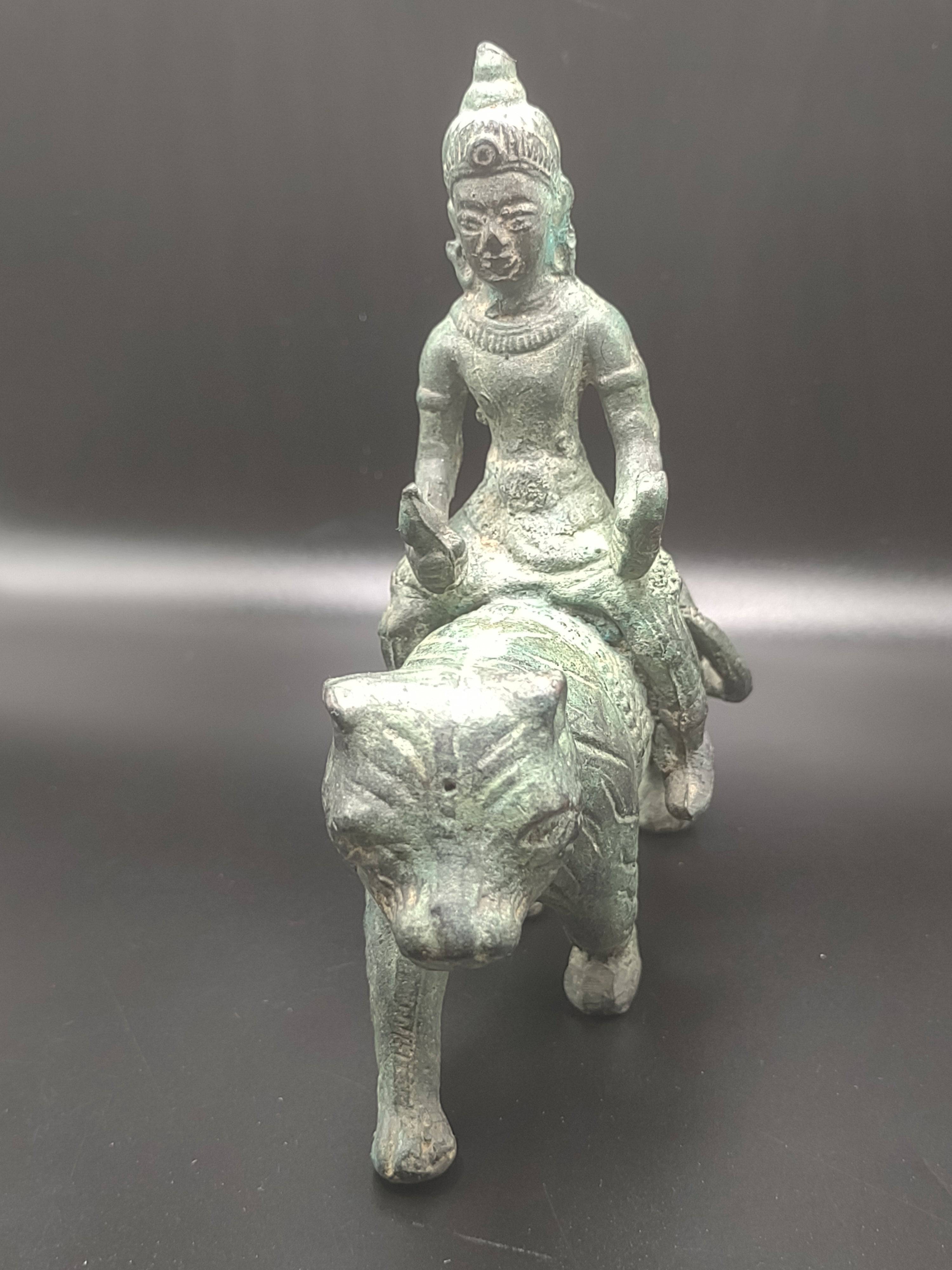 NEWYORKLISTED UNIQUE FINDS 19th Century Bronze Thai Buddha Riding a Tiger with Falcon - NEWYORKLISTED