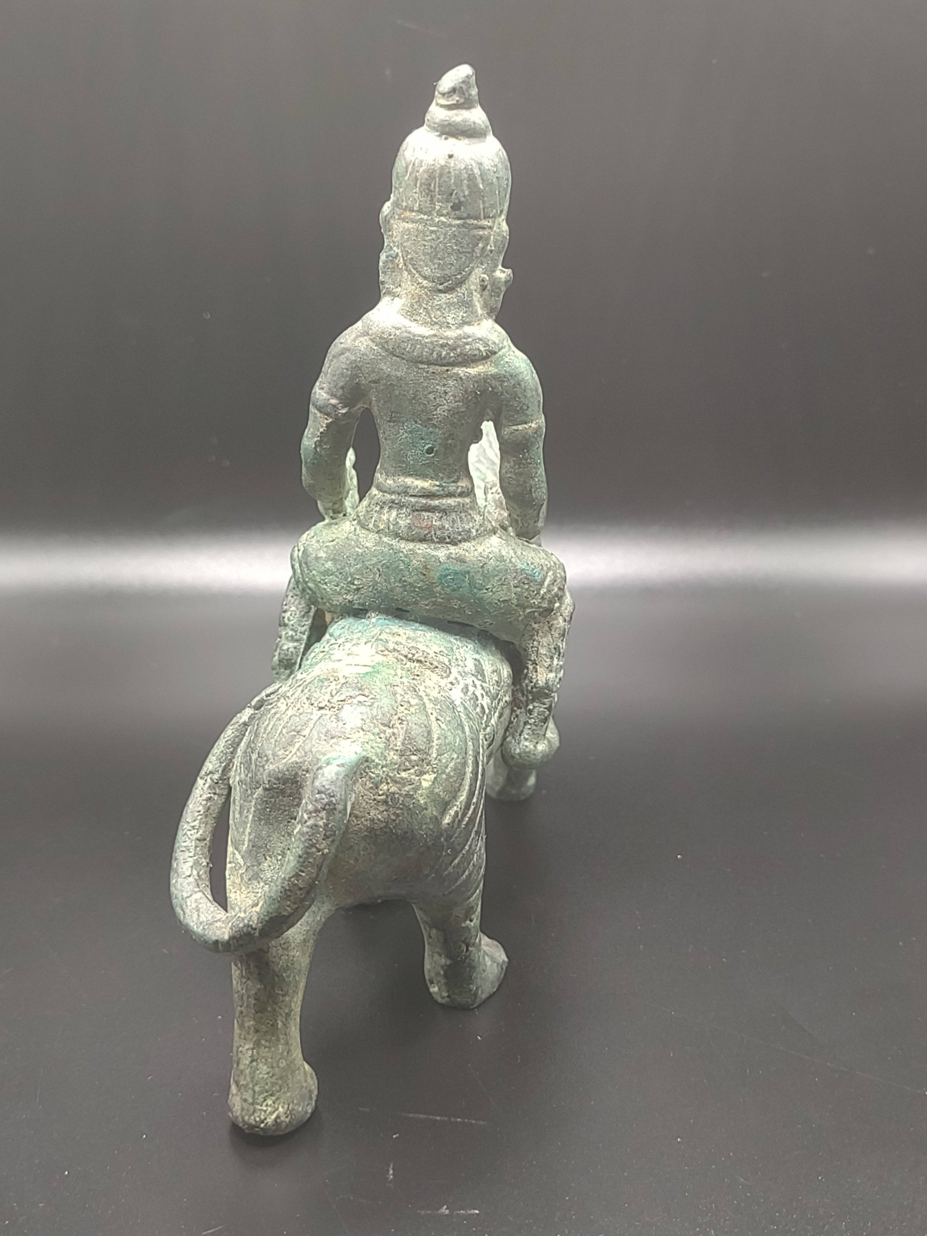 NEWYORKLISTED UNIQUE FINDS 19th Century Bronze Thai Buddha Riding a Tiger with Falcon - NEWYORKLISTED