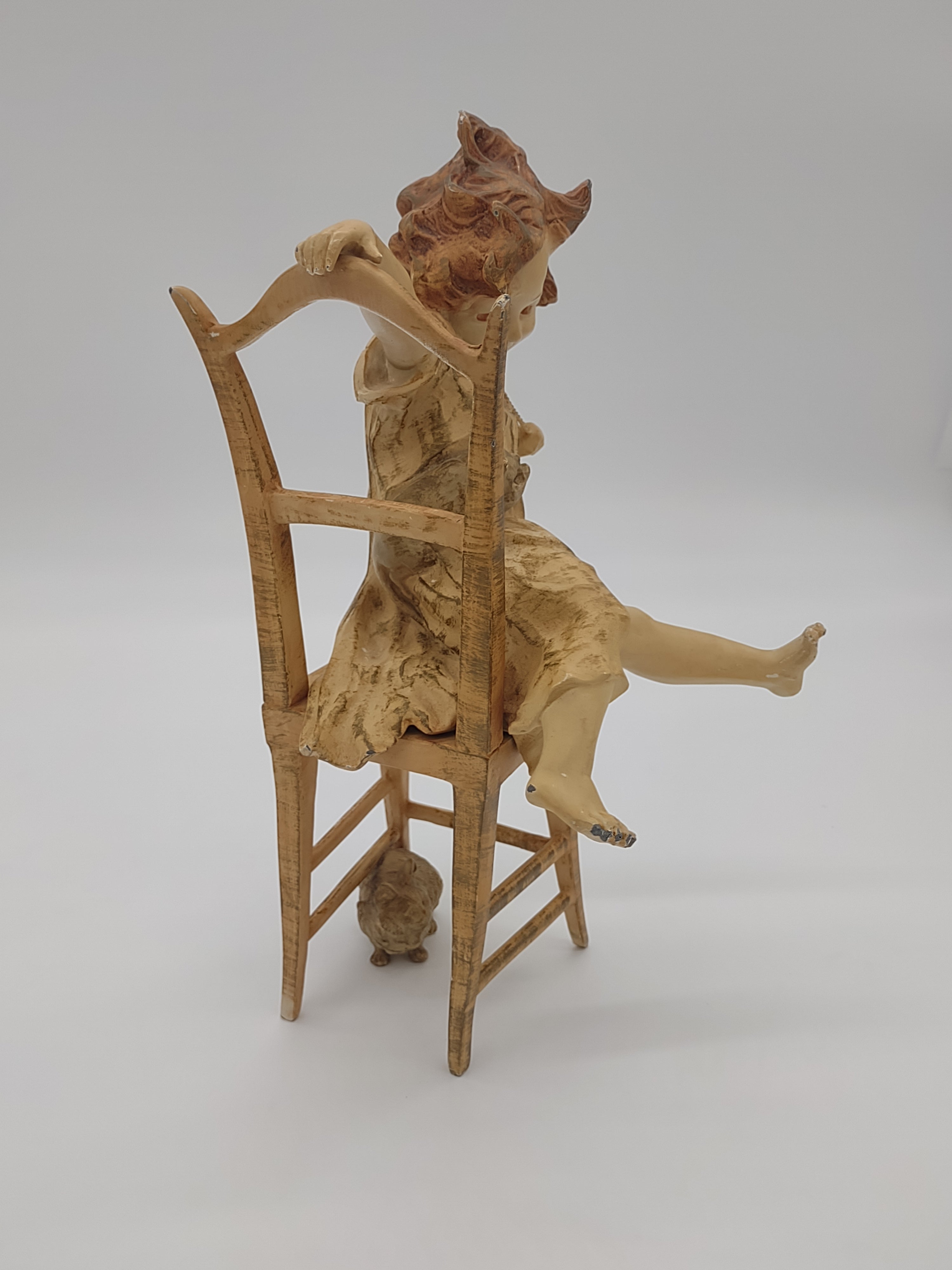 NEWYORKLISTED UNIQUE FINDS COLLECTION: Vintage Juan Clara Figurine: Girl on Chair with Cats – Rare and Original Artwork - NEWYORKLISTED