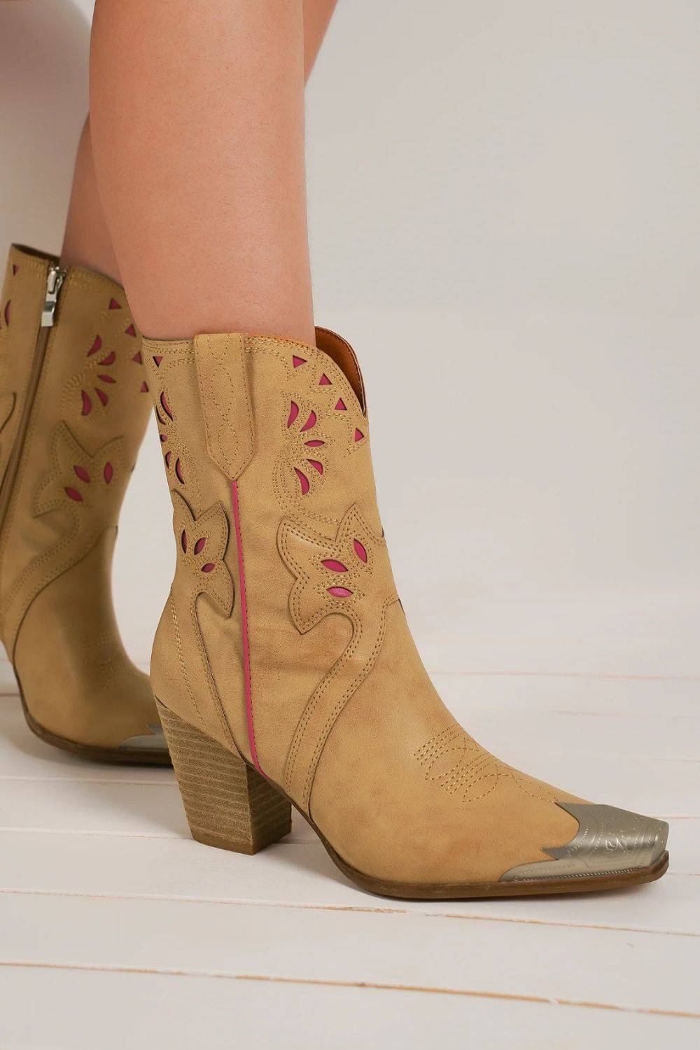 NEWYORKLISTED STYLE COLLECTION: Camel Brown Fashion Cut-Out Floral Embroidery Boots - NEWYORKLISTED