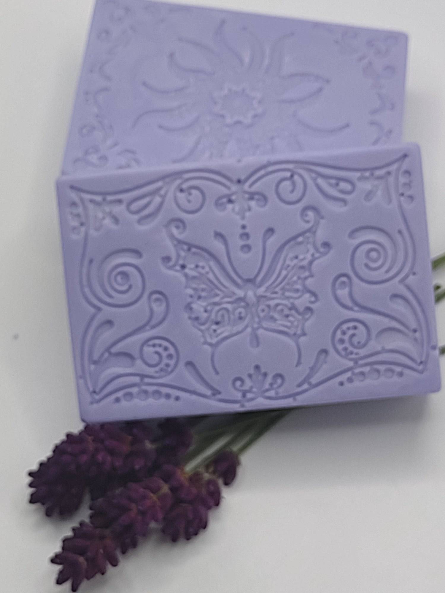 AMLA NATURALS Lavender Dreams Opulent Essence Soap